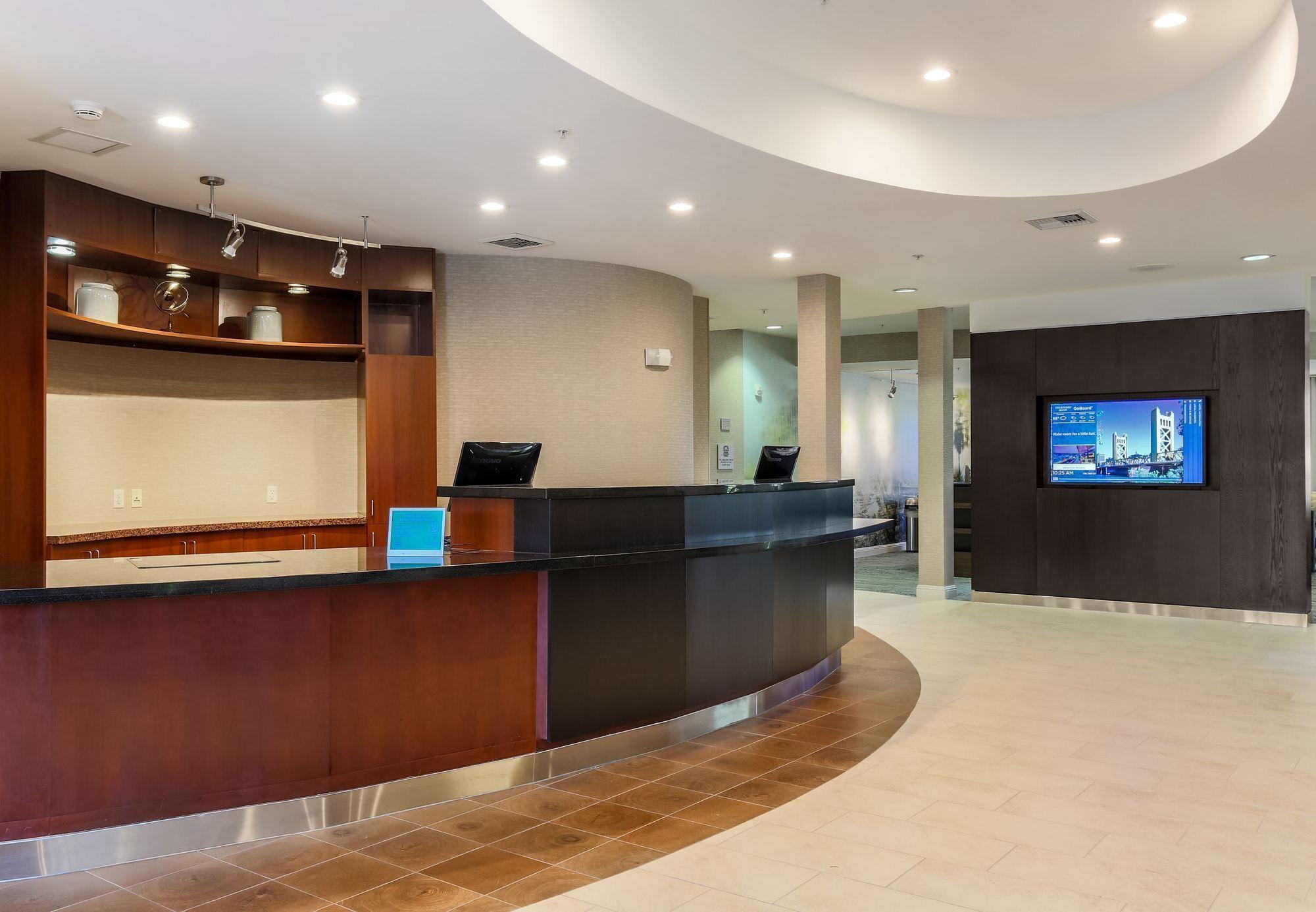 Courtyard By Marriott Roseville Galleria Mall/Creekside Ridge Drive מראה חיצוני תמונה