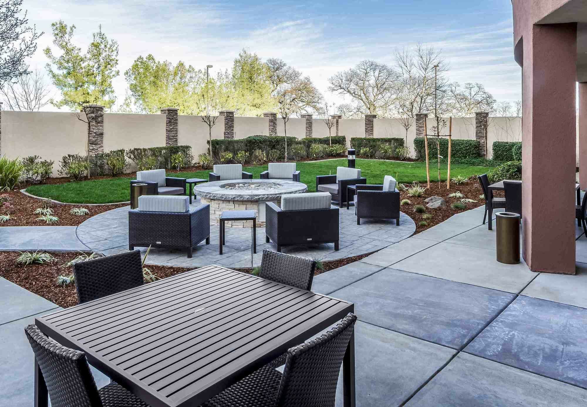 Courtyard By Marriott Roseville Galleria Mall/Creekside Ridge Drive מראה חיצוני תמונה